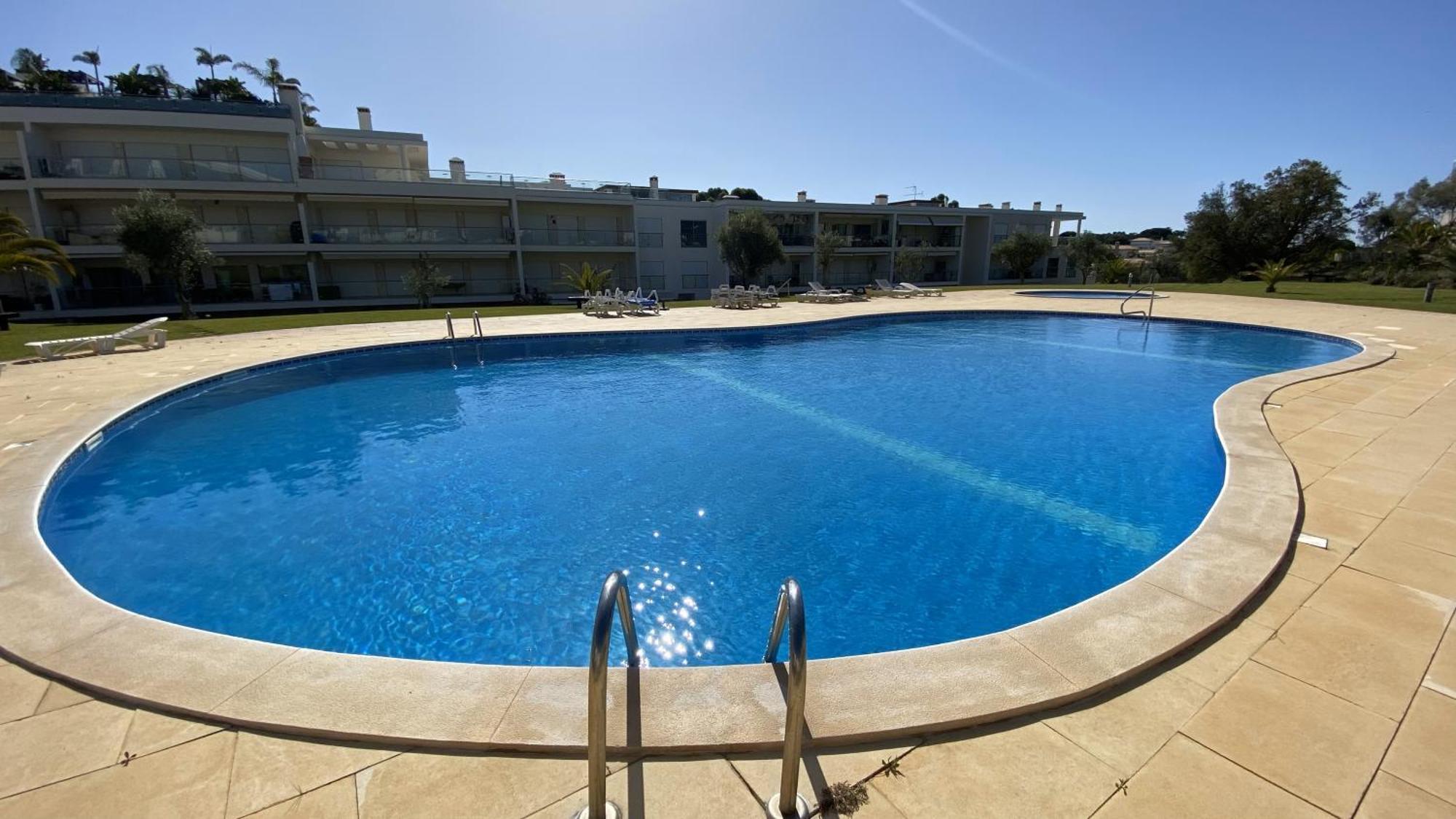 Charmant appartement a 1km de la plage, avec piscine a Albufeira Extérieur photo